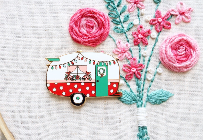 Christmas Camper Magnetic Needle Minder image 1