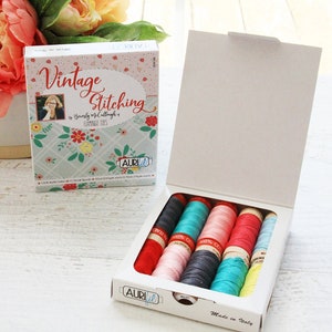 Vintage Stitching Aurifil Thread and Floss Collection zdjęcie 2