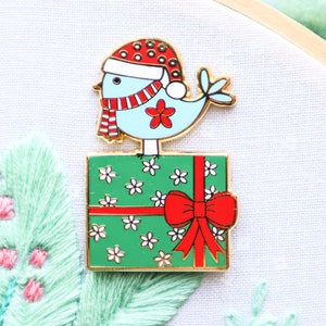 Christmas Birdie Magnetic Needle Minder