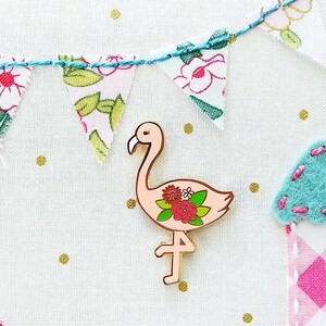 Flossie the Flamingo Magnetic Embroidery Needle Minder image 3