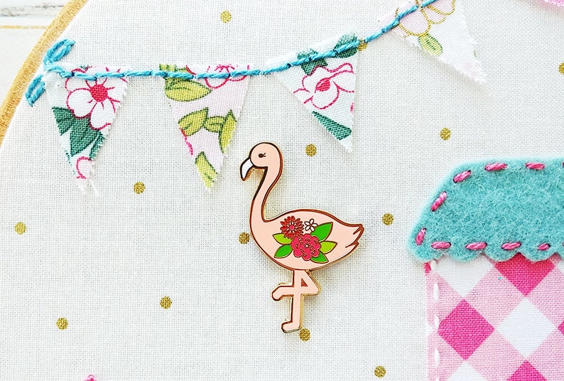 Flossie the Flamingo Magnetic Embroidery Needle Minder image 3