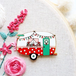 Christmas Camper Magnetic Needle Minder image 3