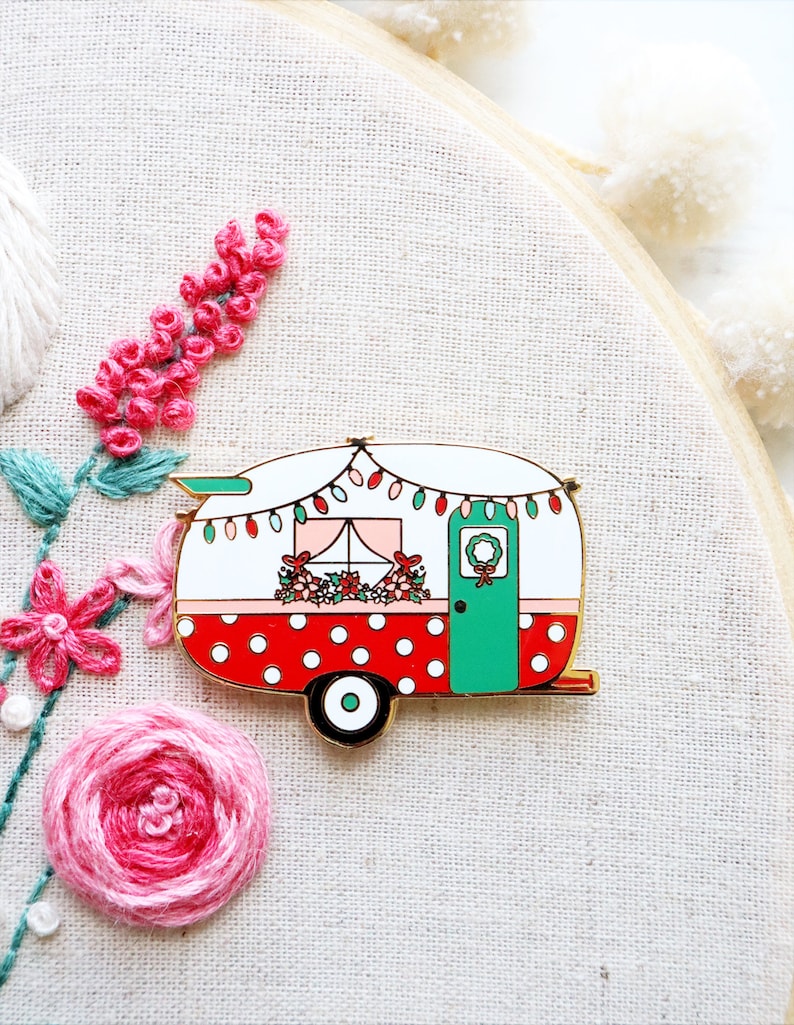 Christmas Camper Magnetic Needle Minder image 3