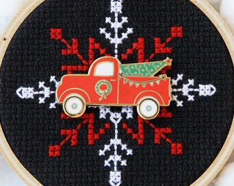 Vintage Christmas Truck - Magnetic Embroidery Needle Minder