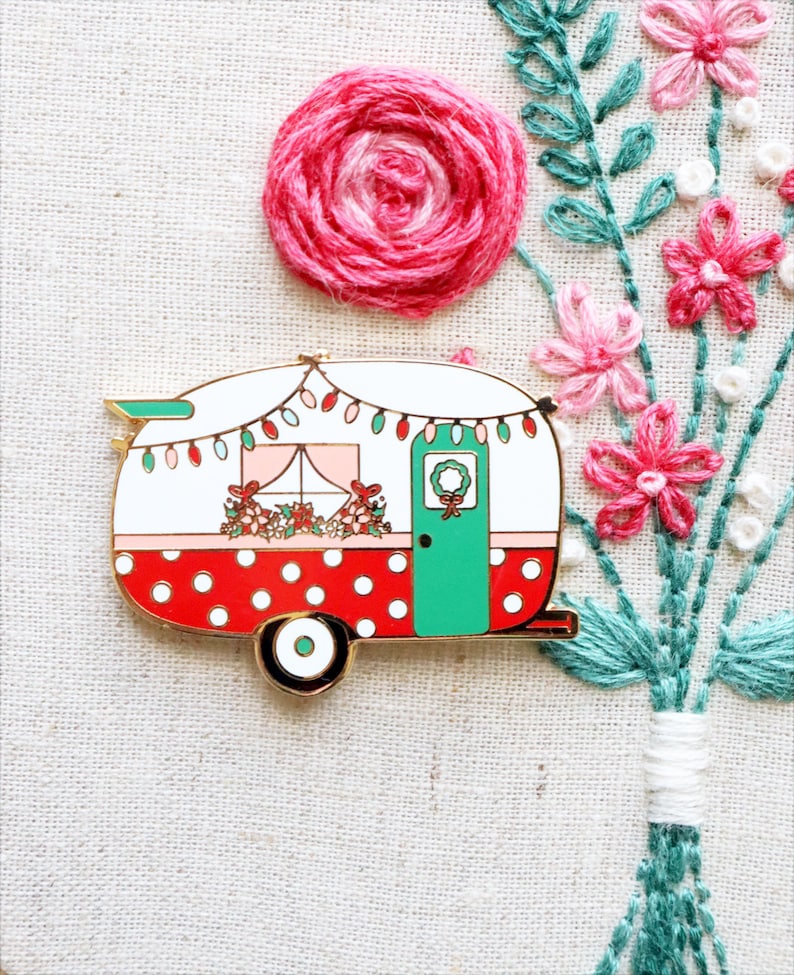 Christmas Camper Magnetic Needle Minder image 2