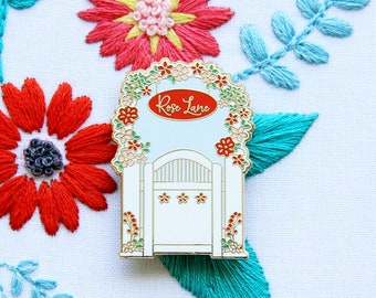 Rose Lane Garden Gate - Magnetic Embroidery Needle Minder