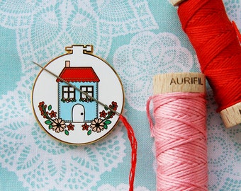 Sweet Home Embroidery Hoop - Magnetic Embroidery Needle Minder