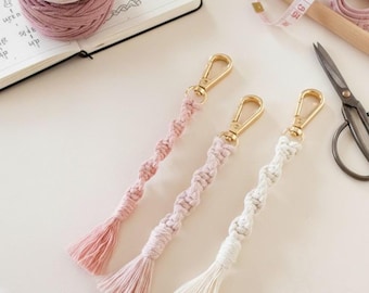 Tutoriel DIY pour porte-clés en macramé | Patron bohème facile pour débutants PDF | Guide étape par étape en macramé