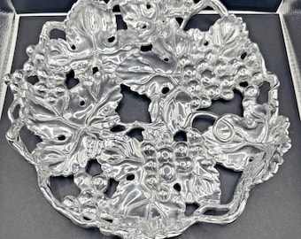 Arthur Court aluminum grapevine 9" GRAPE PIE TRIVET