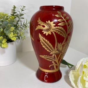 Vintage Chinese Red Porcelain Ginger Jar Vase with Gold Floral Designs