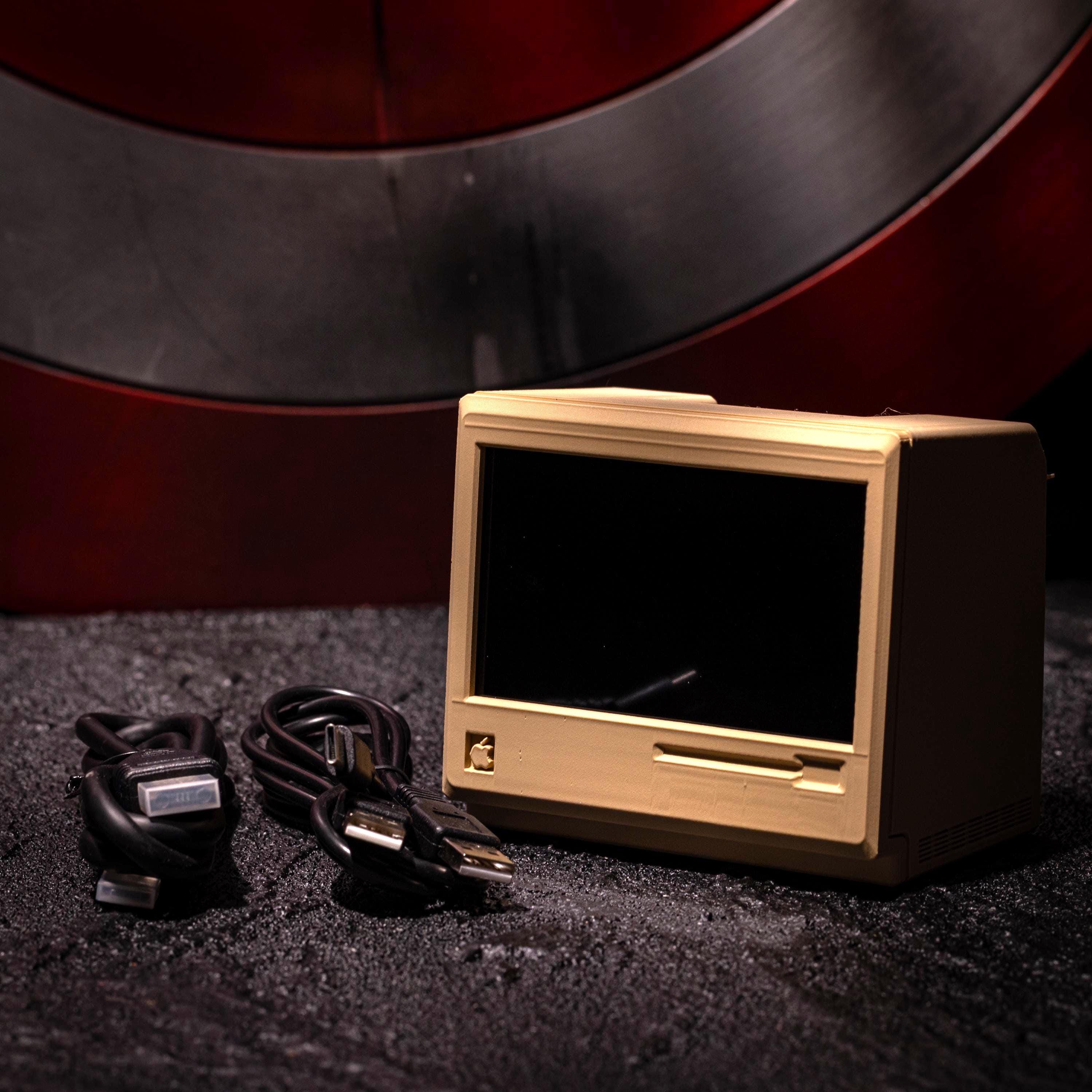 レトロなApple MacintoshスタイルのミニモニターとHDMIアダプター付き