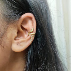 Snake ear cuff, Conch ear cuff, gold platted brass ear cuff, Serpent ear cuff, brass earing, dainty ear cuff, gift item