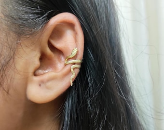 Snake ear cuff, Conch ear cuff, gold platted brass ear cuff, Serpent ear cuff, brass earing, dainty ear cuff, gift item
