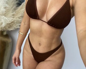 Bikini triangular arrugado con braguita o tanga, color marrón chocolate, tallas S-M hasta copa E.
