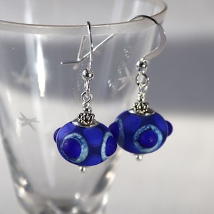 Blaue Lampwork Glas Ohrringe: Handgemachte Sterling Silber Schmuck