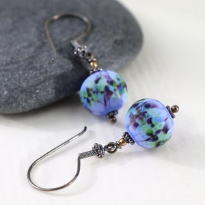 Lampwork-Glasperlen-Ohrringe: Blaues Türkis und oxidiertes Sterlingsilber