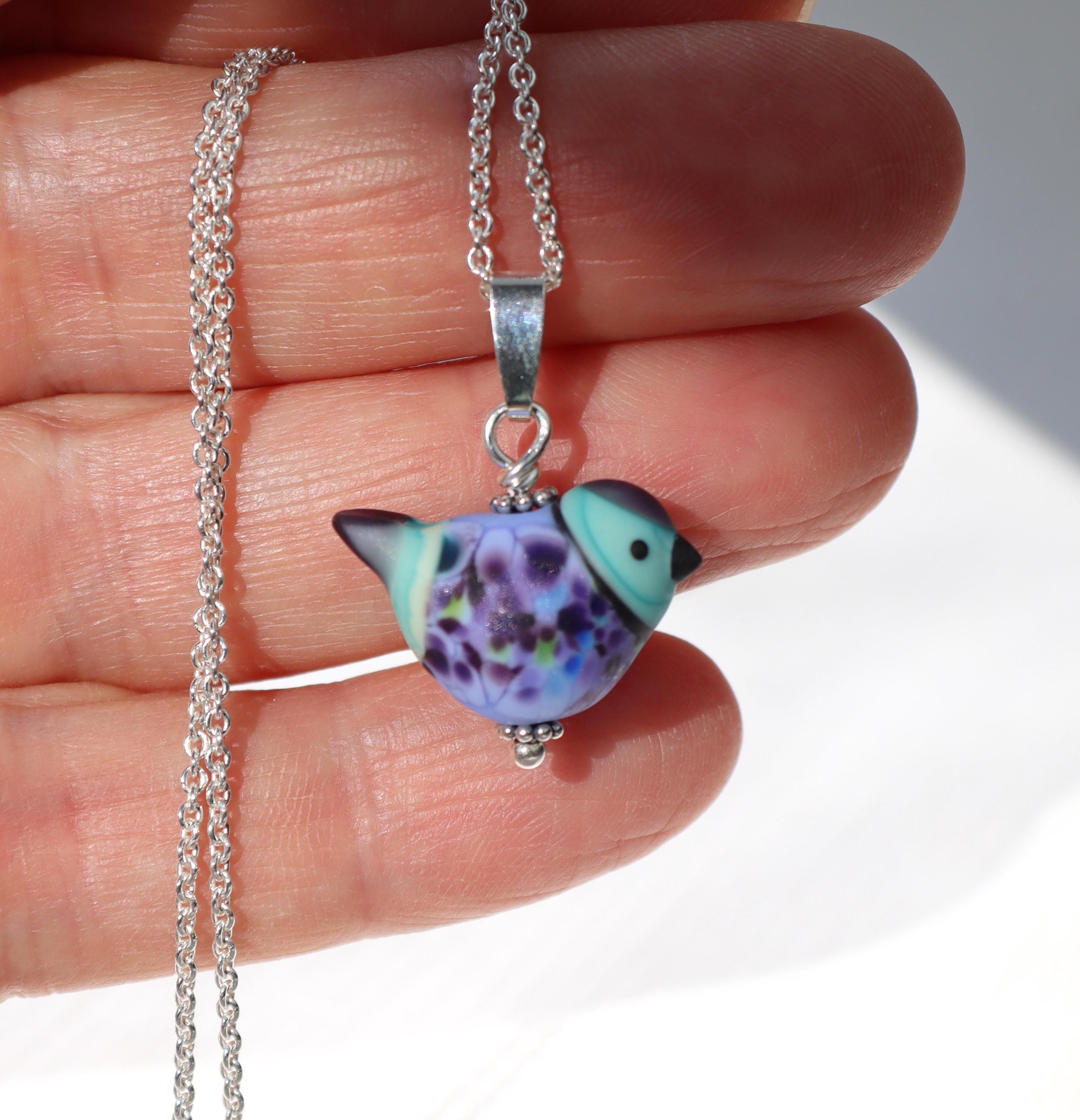 Collier De Perles De Verre Multicolore Avec Pendentif Oiseau - Vintage, Fait Main, 22 Pouces