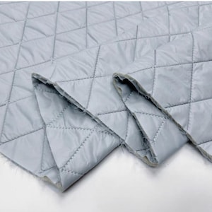 Lätt, icke-skrymmande, vadderat alpackatyg 140 cm 440 gsm, maskintvättbart ullfodertyg för rockar, västar och klädfoder light blue