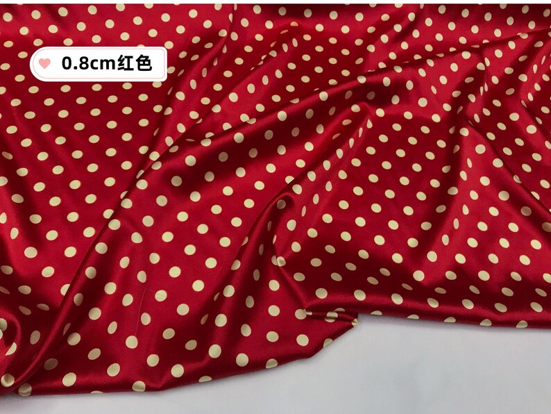 Tissu satiné élastique en soie à imprimé pois intemporel de 0,8 cm, soie à imprimé pois vintage pour robes, chemisiers, vêtements, disponible en plusieurs couleurs Red