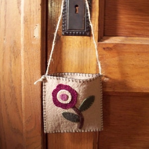 Prim Posey Door Pocket Pattern