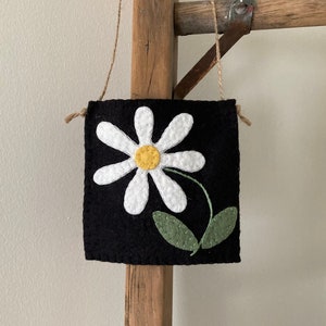 Daisy Door Pocket Pattern