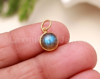 Natural Blue Labradorite Charm, Solid 18K Gold Charm, Solid Gold Charm, Charm Pendant, Labradorite Charm, Gold Charm, Handmade Gold Charm,