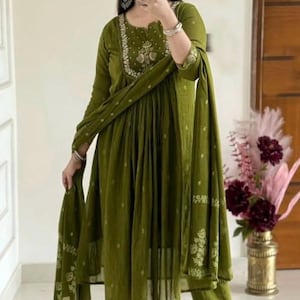 Indische Blumen Baumwolle Anarkali Kurti Hose Dupatta Set Designer Kurti Set Kurti Dupatta Set Hochzeit Kurti Kleid SummerWear Kurti 3teiliges Kurti Set