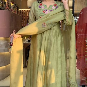 Schöne Grüne Baumwolle Kurti Hose und Dupatta Set Designer Kurti Set Kurti Dupatta Set Gedruckt Kurti Set Punjabi Kurti Set Summer Wear Kurti