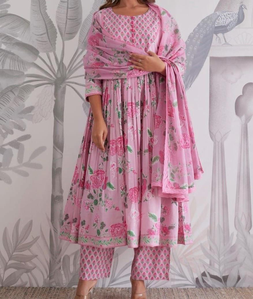 Costume Anarkali Rose Nude Avec Pantalon Conique - Taille M - Neuf Sans étiquettes