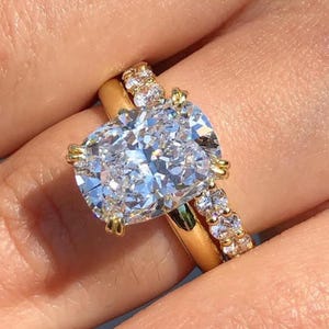 18K Gold Cushion Cut Moissanite Engagement Ring Set: Vintage Bridal Dual Prong
