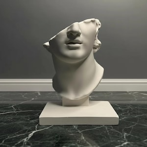 Roman Plaster Statue: European Desk Decor & Essential Oil Diffuser