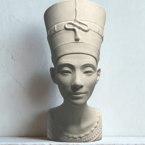Nefertiti Plaster Bust | Egyptian Queen Sculpture Desk & Home Decor