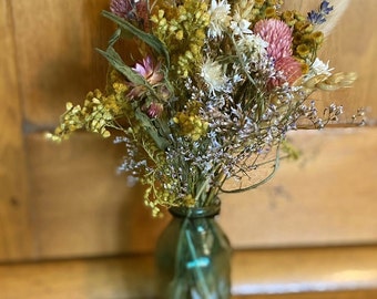 Little DRIED FLOWER BOUQUET 9-10" in Bud Vase, Farmhouse style, Gifts for Her Wedding country pastel flower bunch, Prim cottage Gift Boho