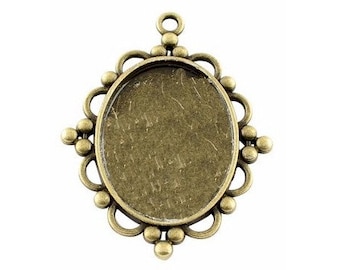 Colgante de bronce antiguo de 40 x 30 mm con engaste de cabujón estilo camafeo balinés S4053
