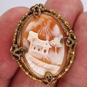 Vintage Hand carved Italian Shell Cameo Landscape Brooch Gold Tone shell Pin F266