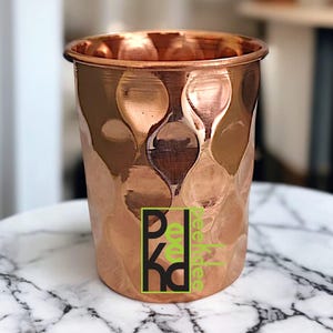 Handgjort kopparglasset: Ayurvedisk dricksglas med diamantdesign
