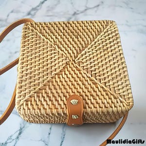 Handgefertigte balinesische gewebte quadratische Rattan Tasche, Rattan Tasche, Boho Tasche, Bali Rattan Tasche, Ethno Tasche, Boho Tasche, Holztasche