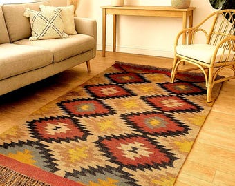Handwoven Wool Jute Kilim Rug: Traditional Indian Design
