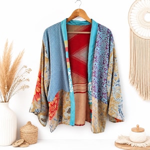 Vintage Silk Kimono Robe for Women ,Japanese Floral Kimono ,Bridal Robe,Boho Shortwear