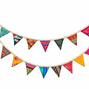 Slinger van zijden sari's, kleurrijke Kantha patchwork banner, handgemaakte Indiase textiel wanddecoratie, bohemian feestdecoratie