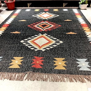 Handmade Wool Jute Kilim Rug: Bohemian Indian Area Rug