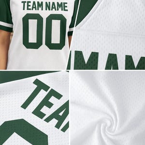 K&ouml;nnte beinhalten: Wei&szlig;es und gr&uuml;nes Sporttrikot mit dem Text "TEAM NAME" und der Nummer "00" in Gr&uuml;n. Das Trikot hat einen V-Ausschnitt und kurze &Auml;rmel. Das Bild zeigt auch die W&ouml;rter "HIGH-QUALITY PRINTING" und "SWEAT-ABSORBENT".