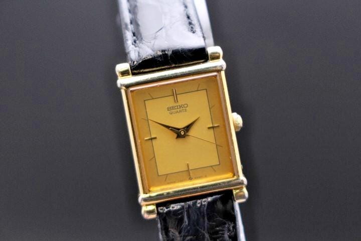 Seiko ヴィンテージレディースクォーツ Vintage Seiko 1984 Ladies Dainty Quartz Watch 17mm 6.25