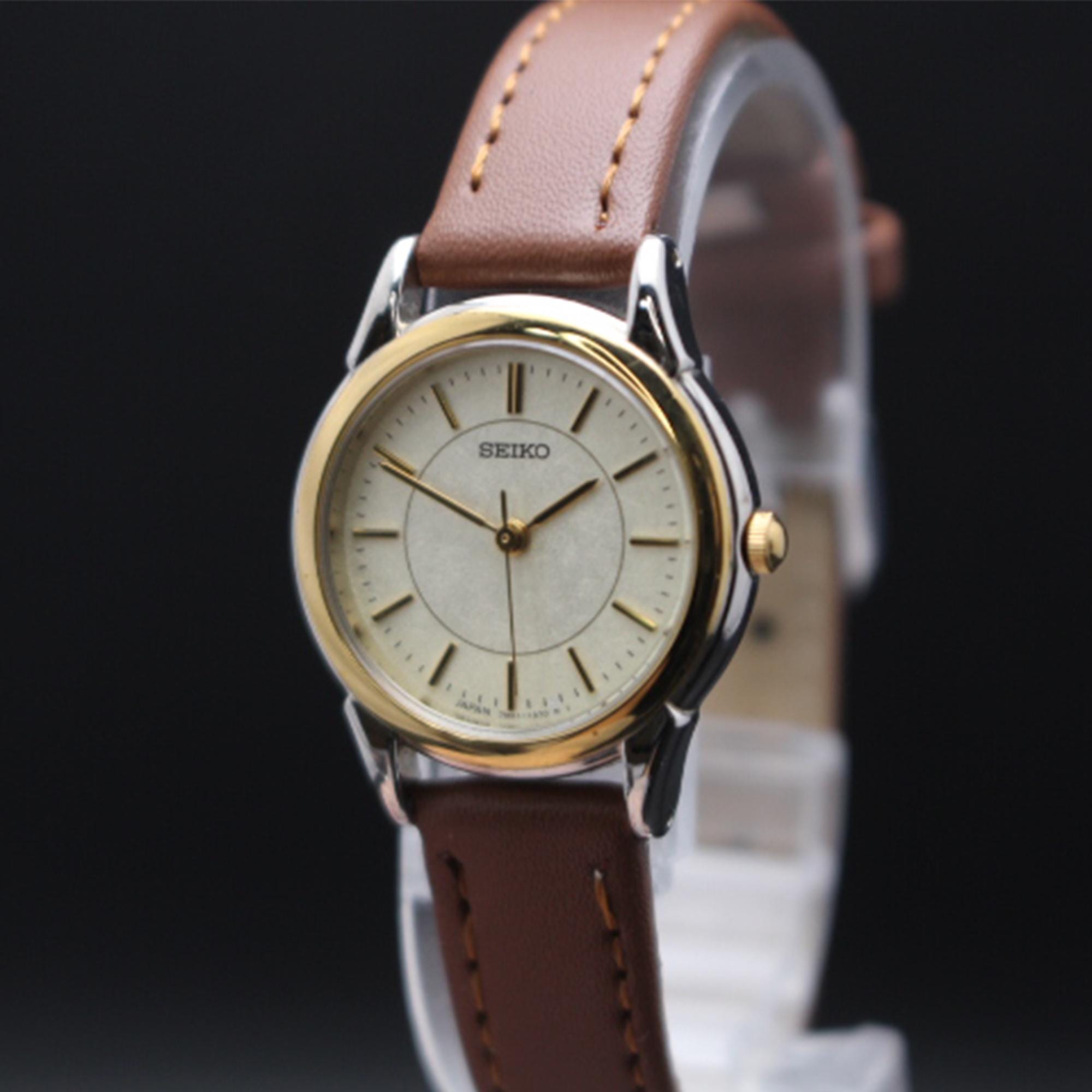 SEIKO セイコー 7N01-6G80 ヴィンテージ クォーツ 腕時計 SEIKO セイコー 7N01-6G80 ヴィンテージ クォーツ 腕時計 時計