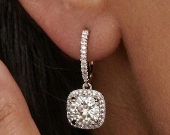 Pendientes colgantes de moissanita, pendientes de moissanita de talla redonda, pendientes de oro macizo de 14k, pendientes colgantes de moissanita, joyería, regalo para ella.