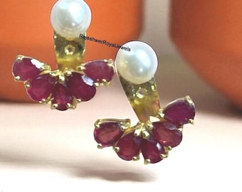 Sterlingzilveren oorbellen met robijnparel: goudkleurig bloemdessin