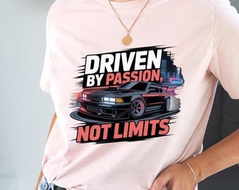 Amante de los coches SVG / Impulsado por la pasión SVG Cita / Clipart de coche de carreras / Diseño de coche de motivación / Diseño SVG PNG Clipart / Descarga instantánea