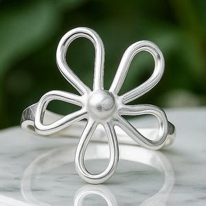 Single Flower Silver Ring | Flower Ring | Minimalist Ring | Dainty Ring | Promise Ring | Stacking Flower Ring | Statement Ring | Women Ring