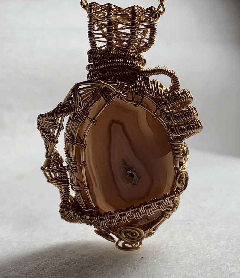 with 26 in Gold Plated Chain. Faux Gold Wire 100/% Natural Nanhong Agate Geode Pendant Faux Gold Wire 82.75 ct