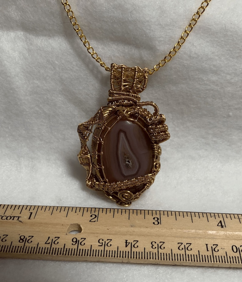 with 26 in Gold Plated Chain. Faux Gold Wire 100/% Natural Nanhong Agate Geode Pendant Faux Gold Wire 82.75 ct